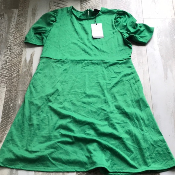 Dresses & Skirts - Who what wear kelly green dress